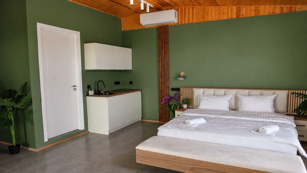 Skyview Wooden Cabin warm wooden interior