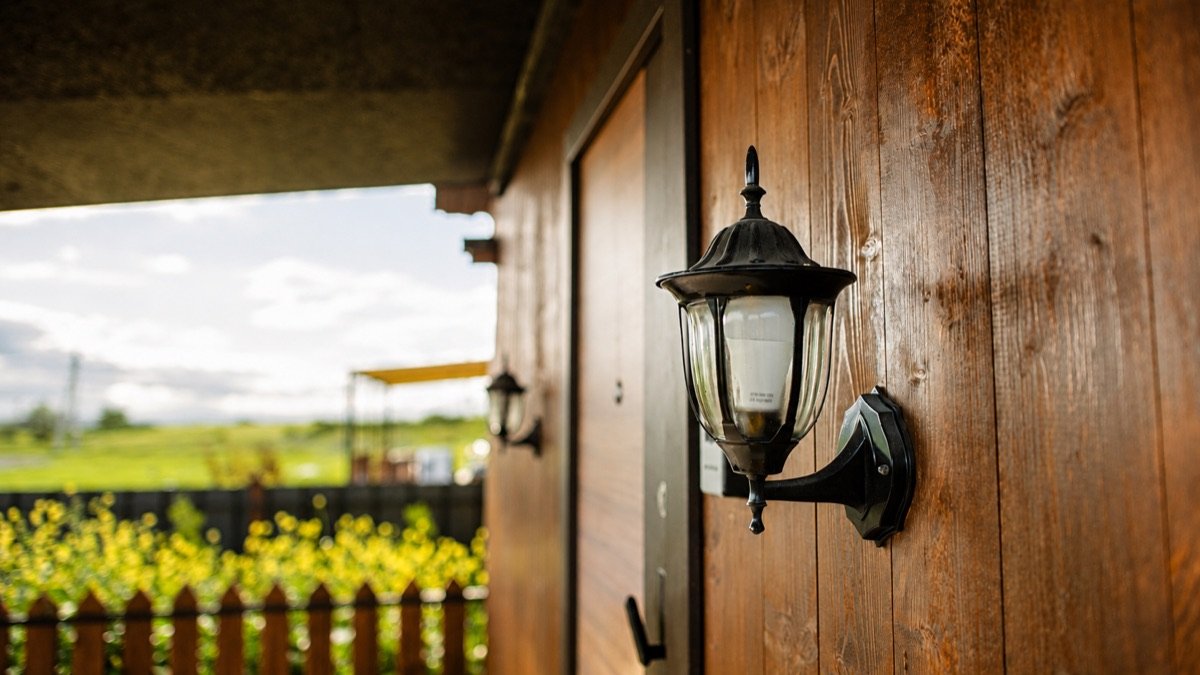 Skyview Wooden Cabin warm wooden interior